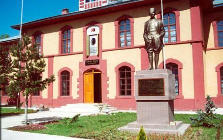 C:\Users\alialpercetin\Desktop\UNUTULAN POZANTI KONRELERİ\Erzurum Kongre binası.jpg