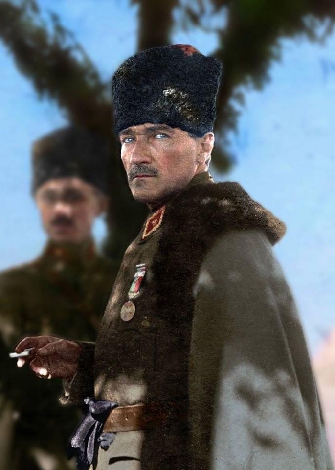 C:\Users\alialpercetin\Desktop\UNUTULAN POZANTI KONRELERİ\Atatürk-Kapak.jpg