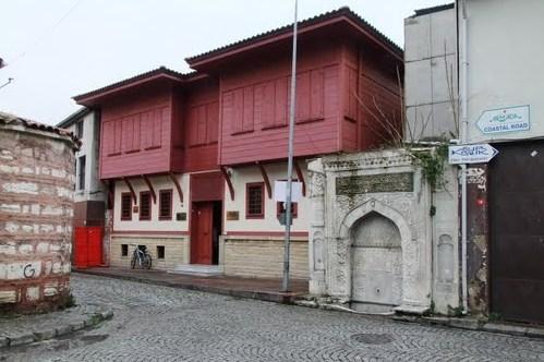 C:\Users\alialpercetin\Desktop\DEDE EFENDİ\Sultanahmet Dede Efendi Köşkü.jpg